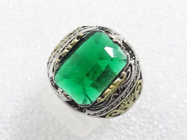 JAPANESE KIMONO / ANTIQUE COLORED STONE RING (SIZE 19.5)